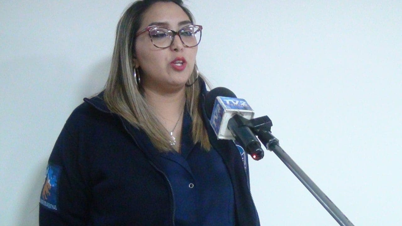 COOPERATIVA RENACER LANZA SILLAS PLÁSTICAS A $3900.
