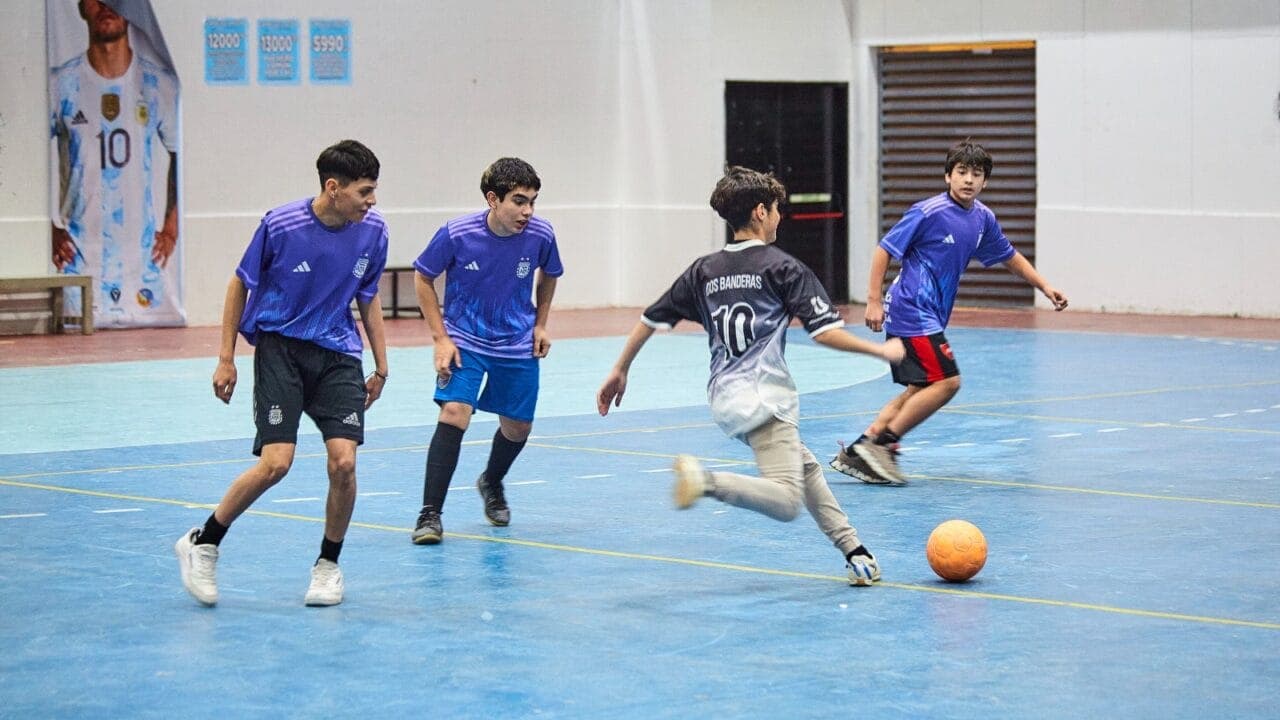 TORNEO DE FÚTBOL BARRIAL