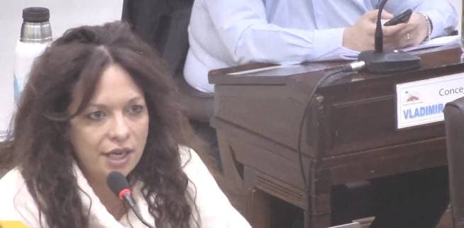 DISPENSER DE AGUA EN LOCALES BAILABLES