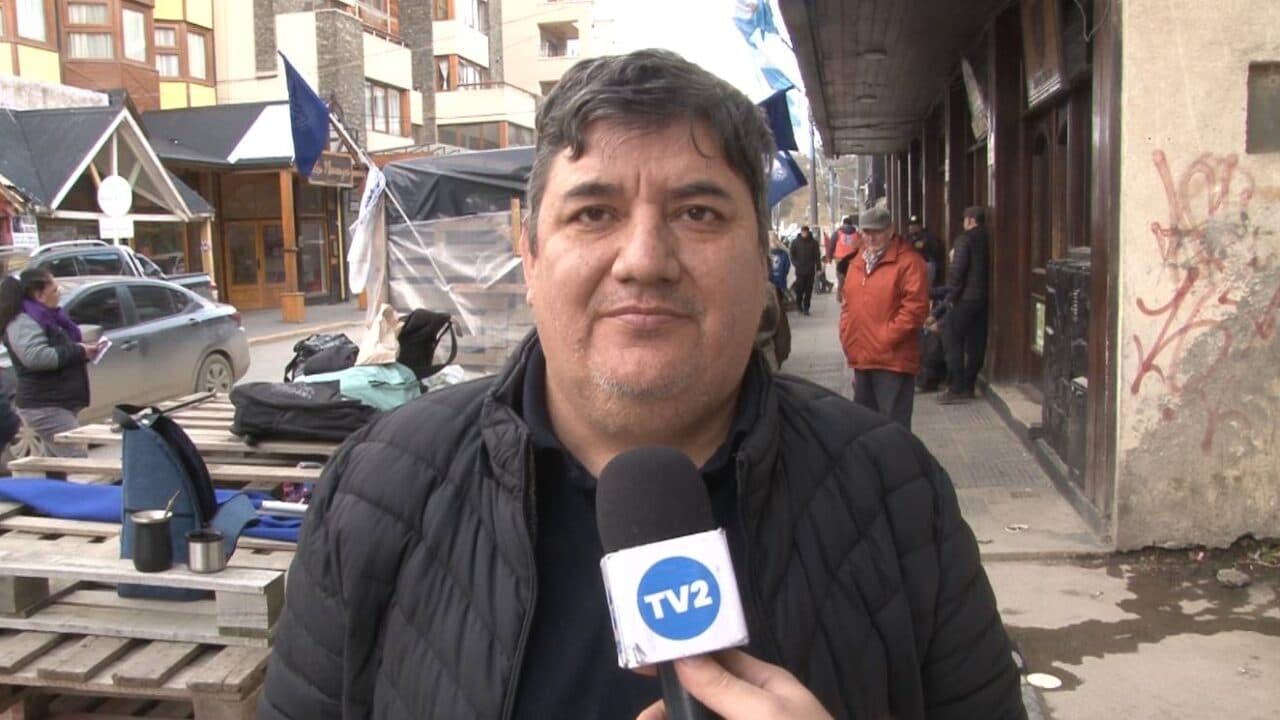 ACAMPE FRENTE A LA LEGISLATURA