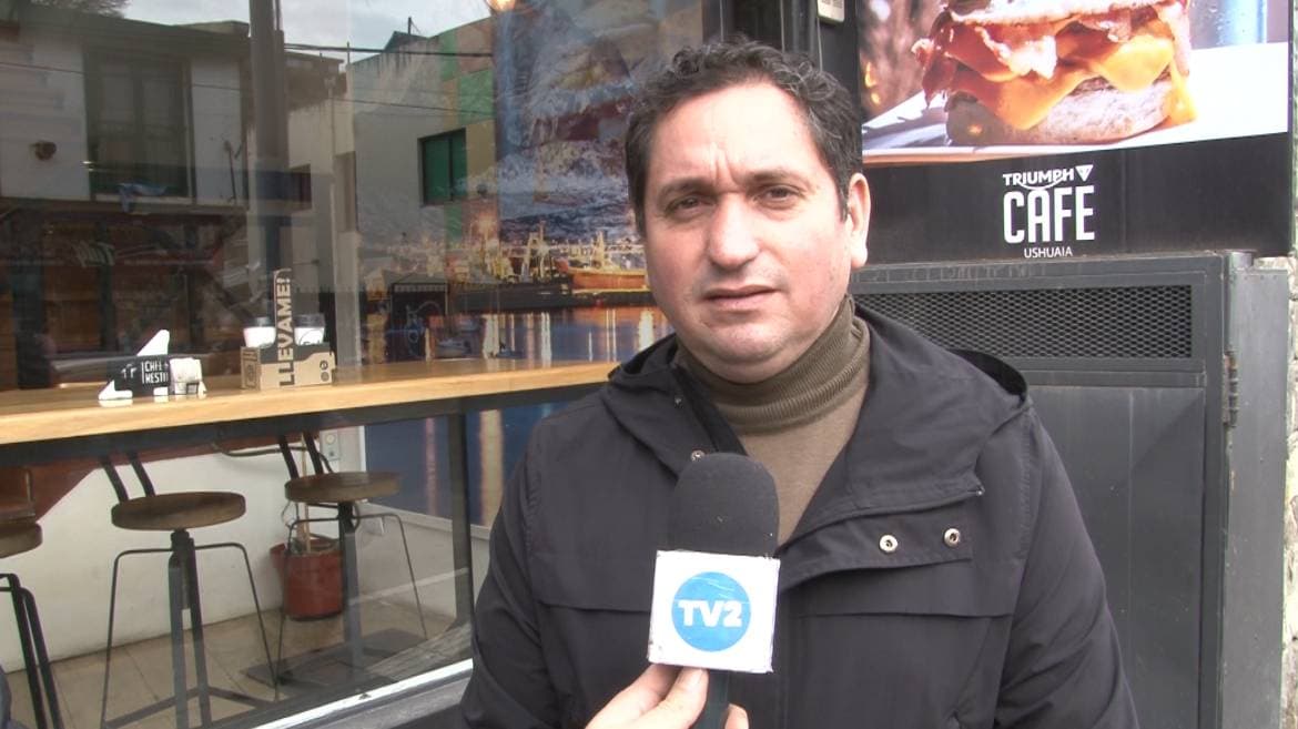 REUNIÓN FRENTE A LA MUNICIPALIDAD DE USHUAIA