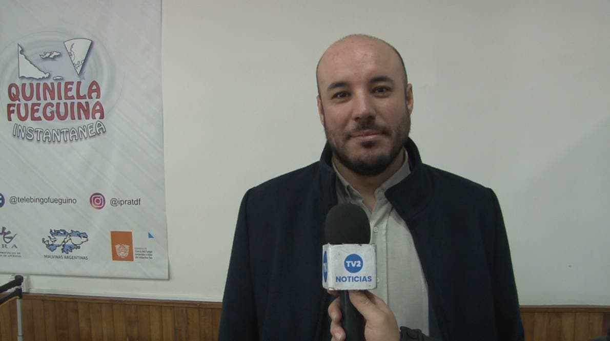 EL DESFILE DEL 12 DE OCTUBRE CONVOCÓ A MILES DE VECINOS