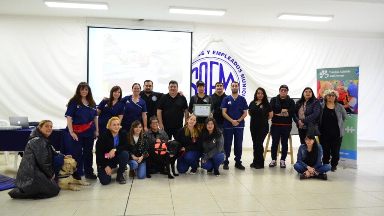 TERAPIA ASISTIDA CON PERROS EN EL SOEM