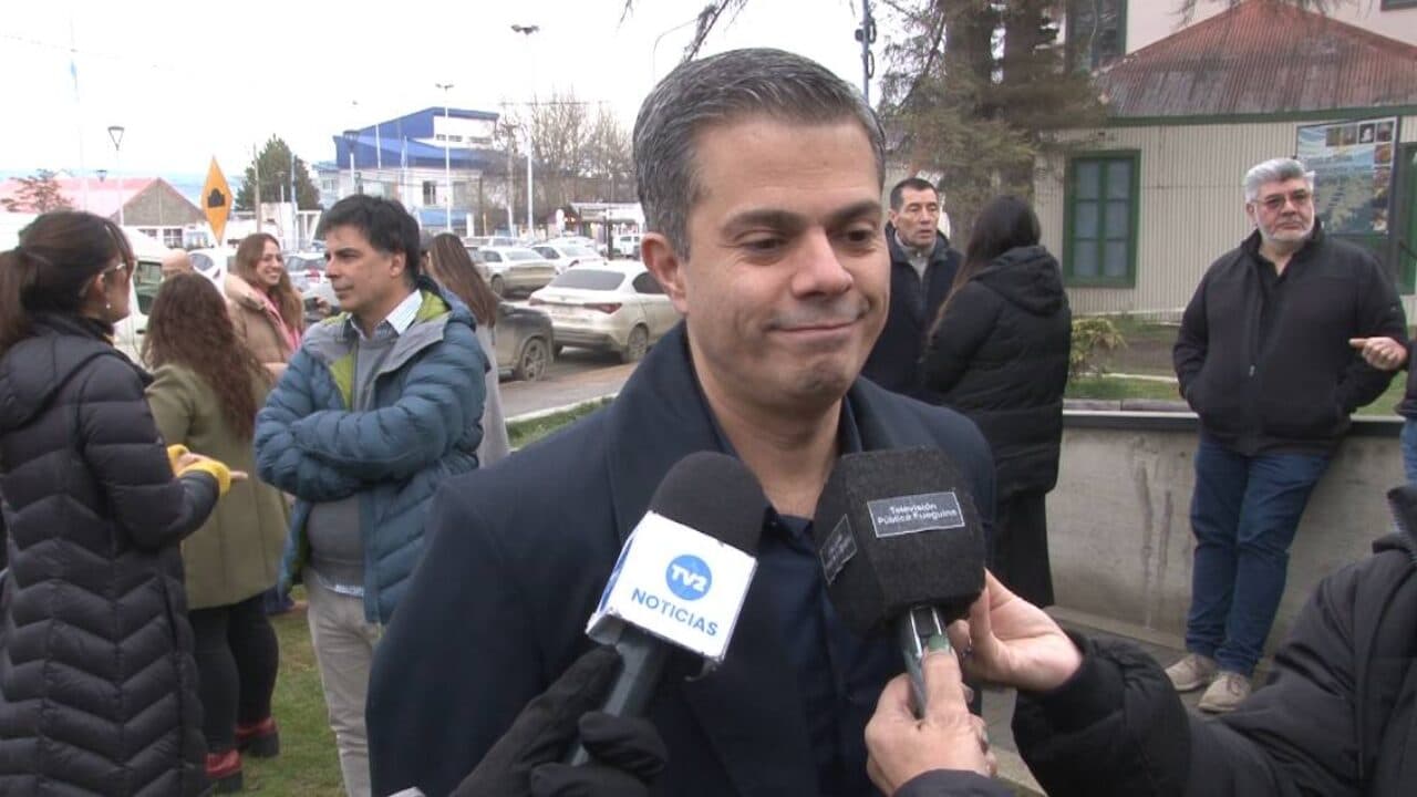 AFIRMACIÓN DE DERECHOS ARGENTINOS SOBRE MALVINAS